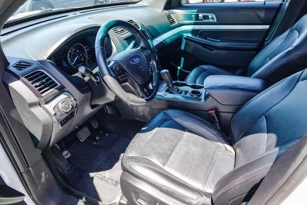 Thumbnail: 2016 Ford Explorer - 16