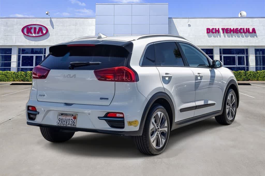 Thumbnail: 2022 Kia Niro - 4