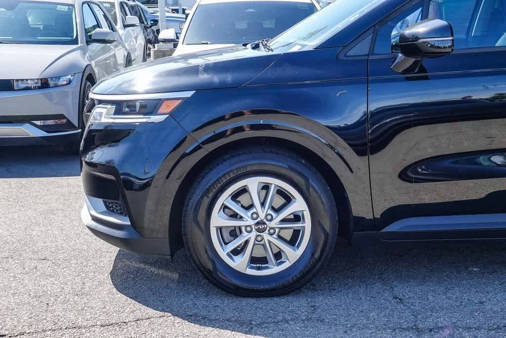 Thumbnail: 2022 Kia Carnival - 9