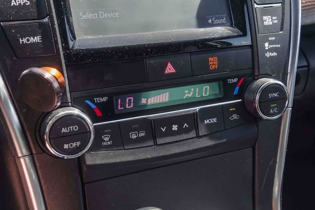 Thumbnail: 2015 Toyota Camry - 22