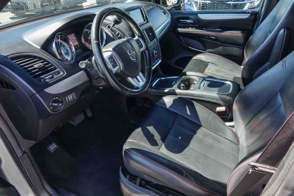 Thumbnail: 2018 Dodge Grand Caravan - 16