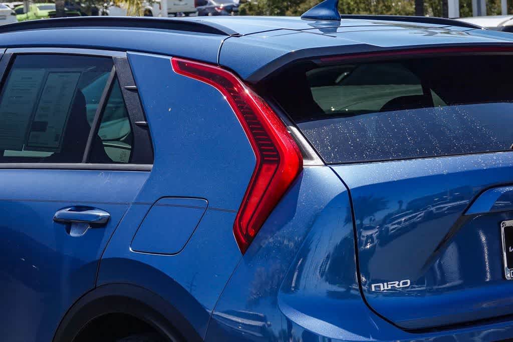 Thumbnail: 2023 Kia Niro - 7