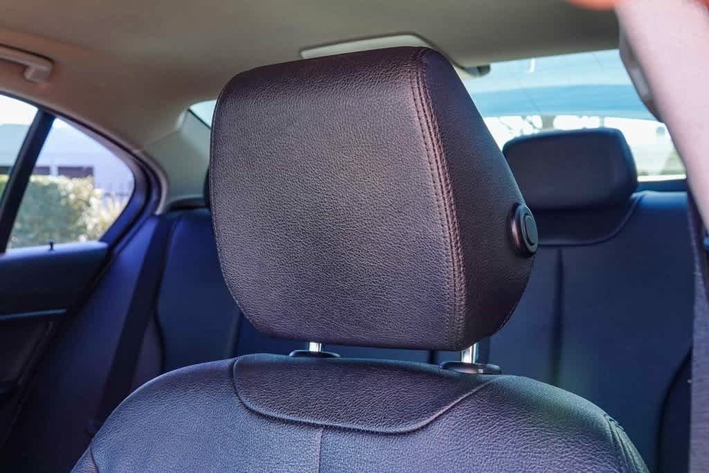 Thumbnail: 2013 BMW 3 Series - 25