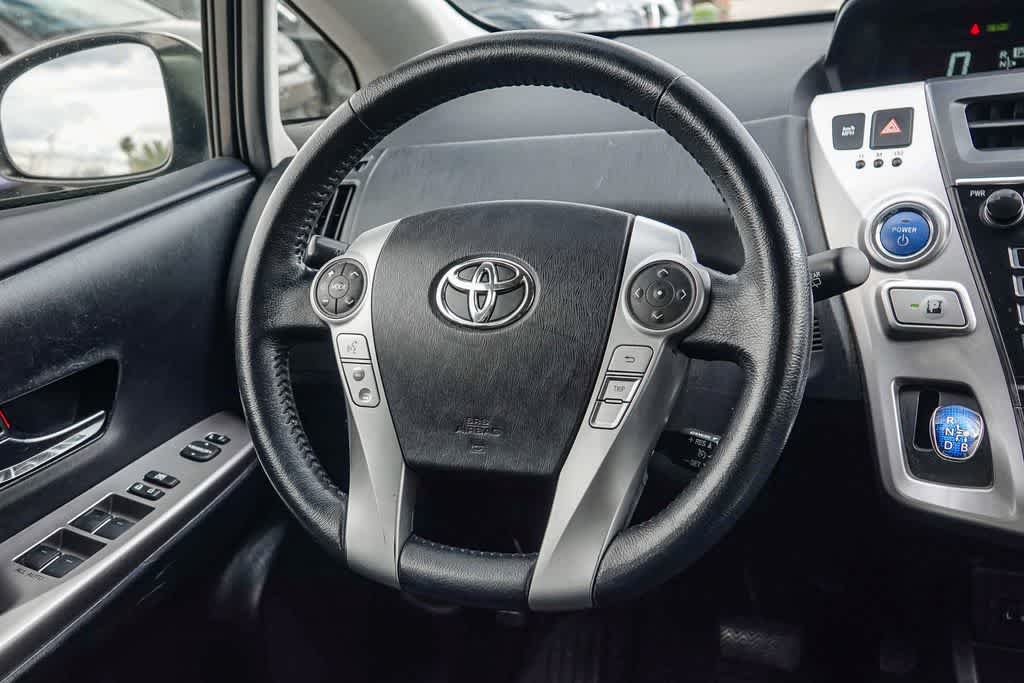 Thumbnail: 2015 Toyota Prius v - 14