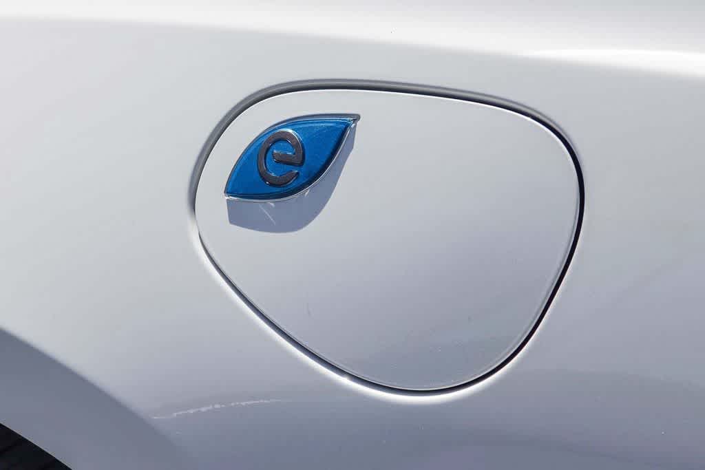 Thumbnail: 2022 Chrysler Pacifica - 10