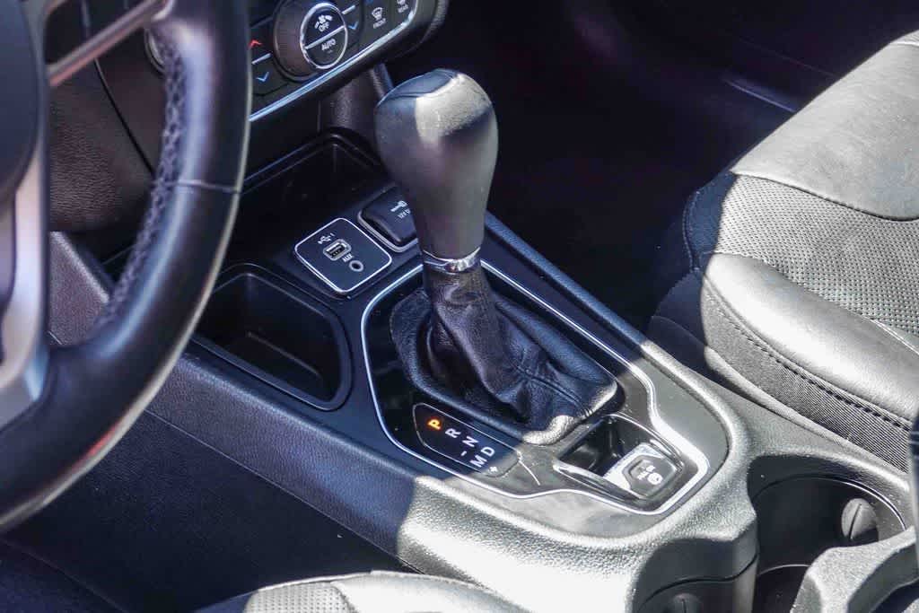 Thumbnail: 2019 Jeep Cherokee - 18