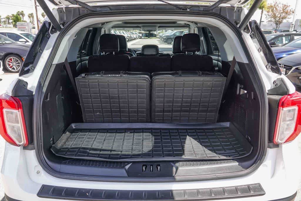 Thumbnail: 2021 Ford Explorer - 25