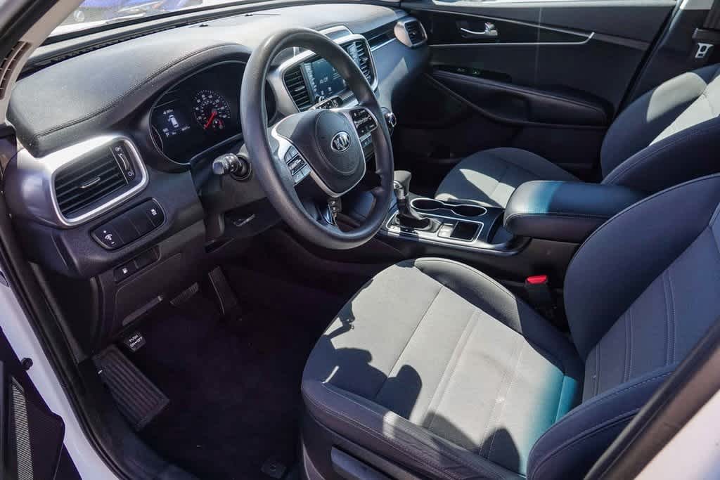 Thumbnail: 2019 Kia Sorento - 16