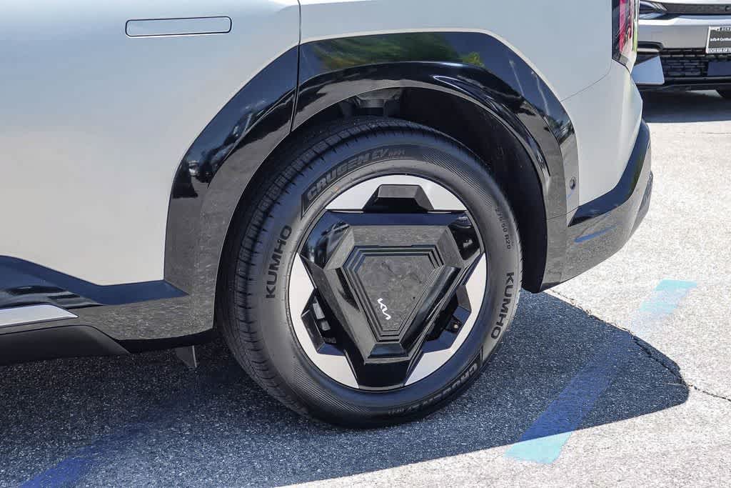 Thumbnail: 2024 Kia EV9 - 10