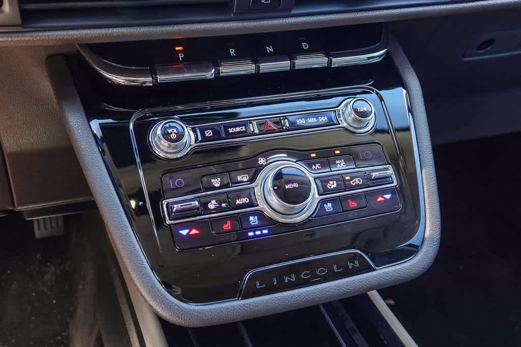 Thumbnail: 2020 Lincoln Corsair - 21