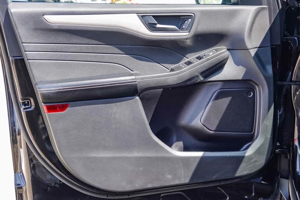 Thumbnail: 2022 Ford Escape - 19