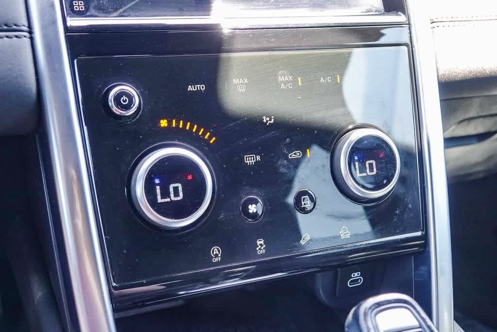 Thumbnail: 2021 Land Rover Discovery Sport - 23