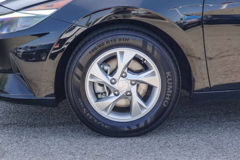 Thumbnail: 2022 Hyundai Elantra - 10