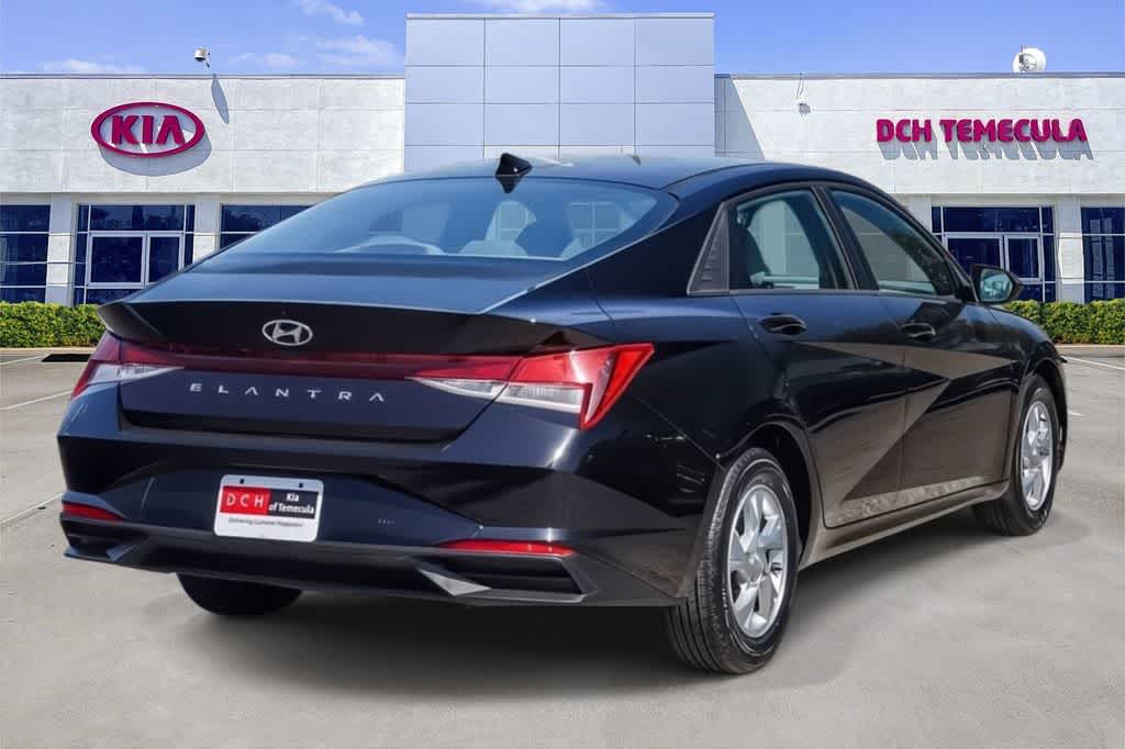 Thumbnail: 2022 Hyundai Elantra - 4