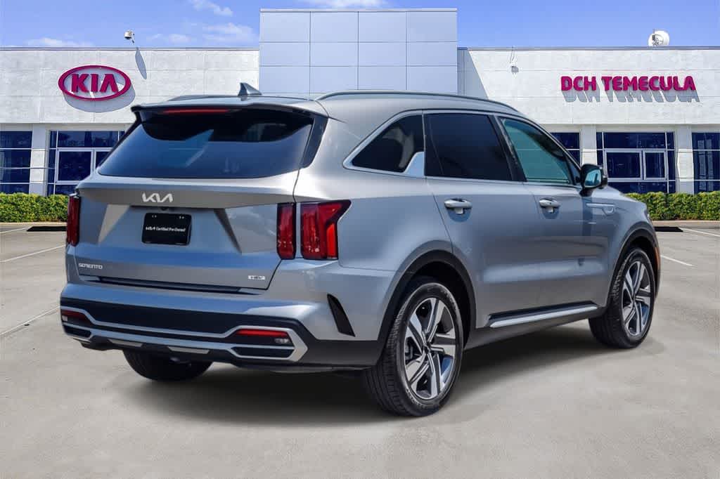 Thumbnail: 2023 Kia Sorento - 4