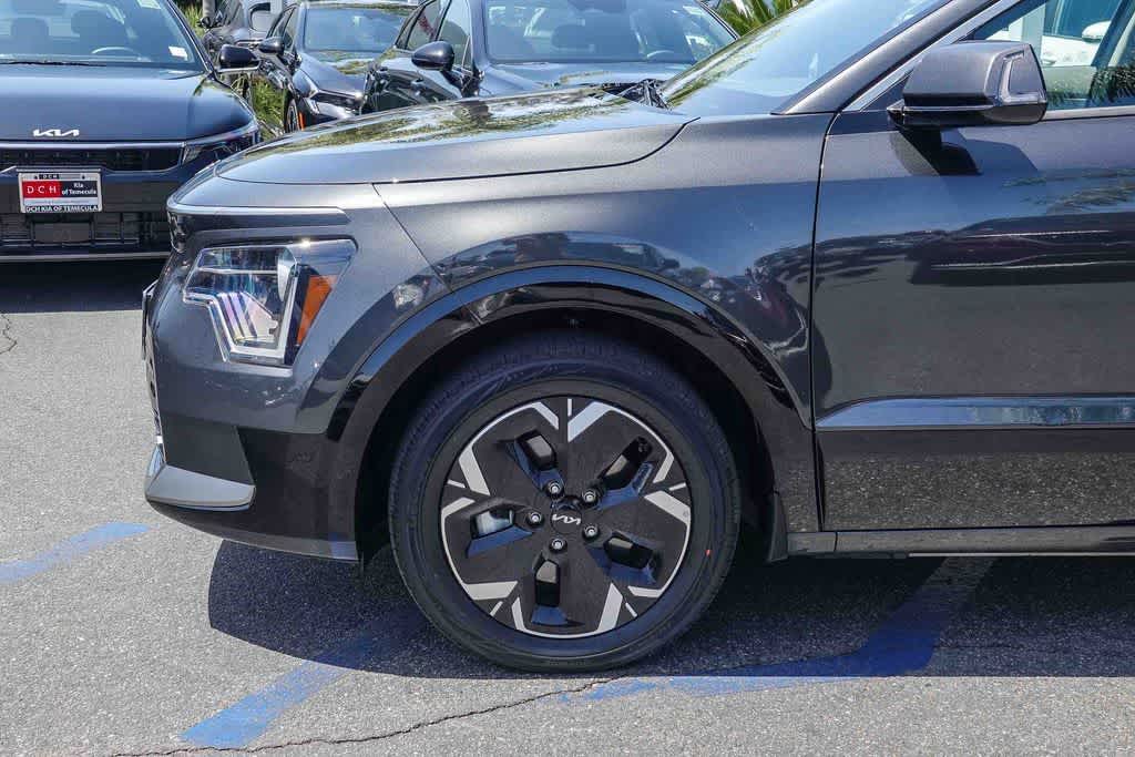 Thumbnail: 2023 Kia Niro - 9