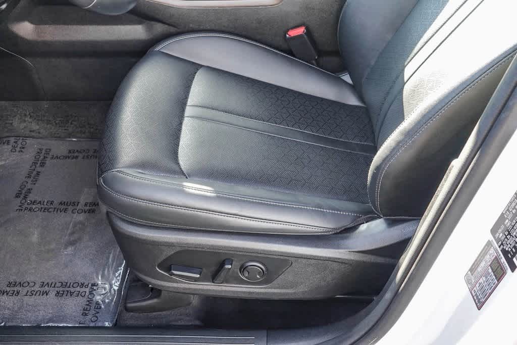 Thumbnail: 2023 Kia Sorento - 20