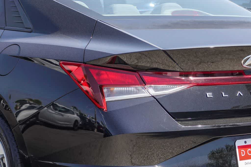 Thumbnail: 2022 Hyundai Elantra - 7