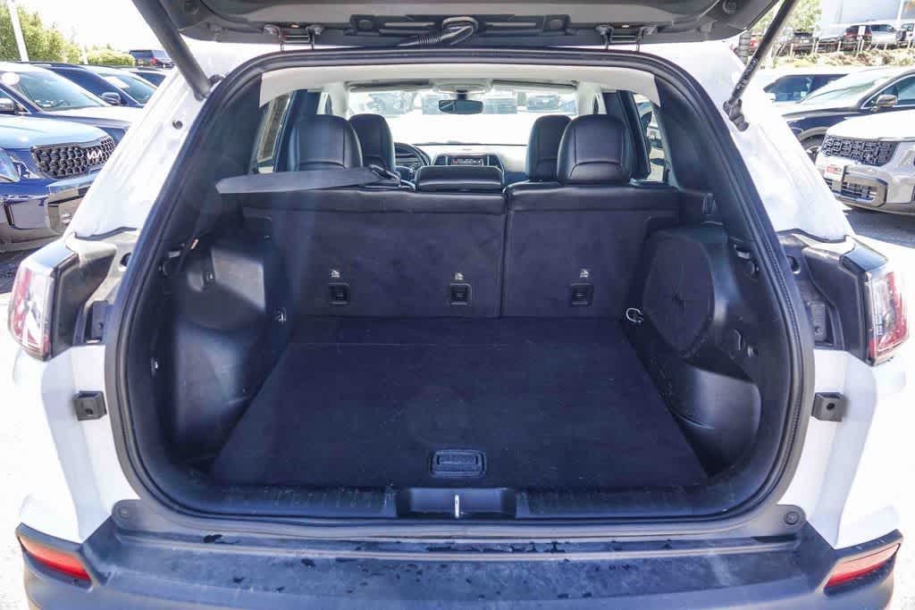 Thumbnail: 2019 Jeep Cherokee - 25