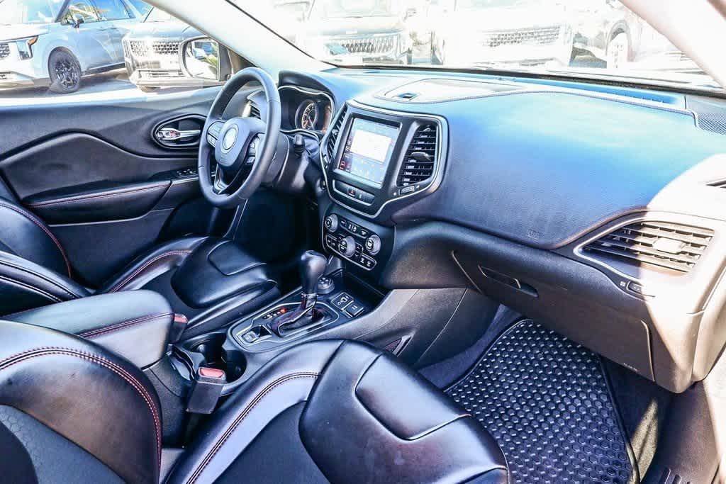 Thumbnail: 2022 Jeep Cherokee - 20