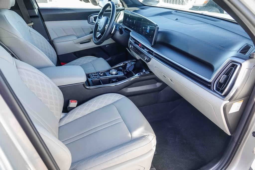 Thumbnail: 2025 Kia Sorento - 15