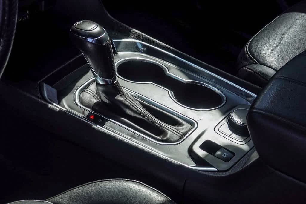 Thumbnail: 2020 Chevrolet Traverse - 18