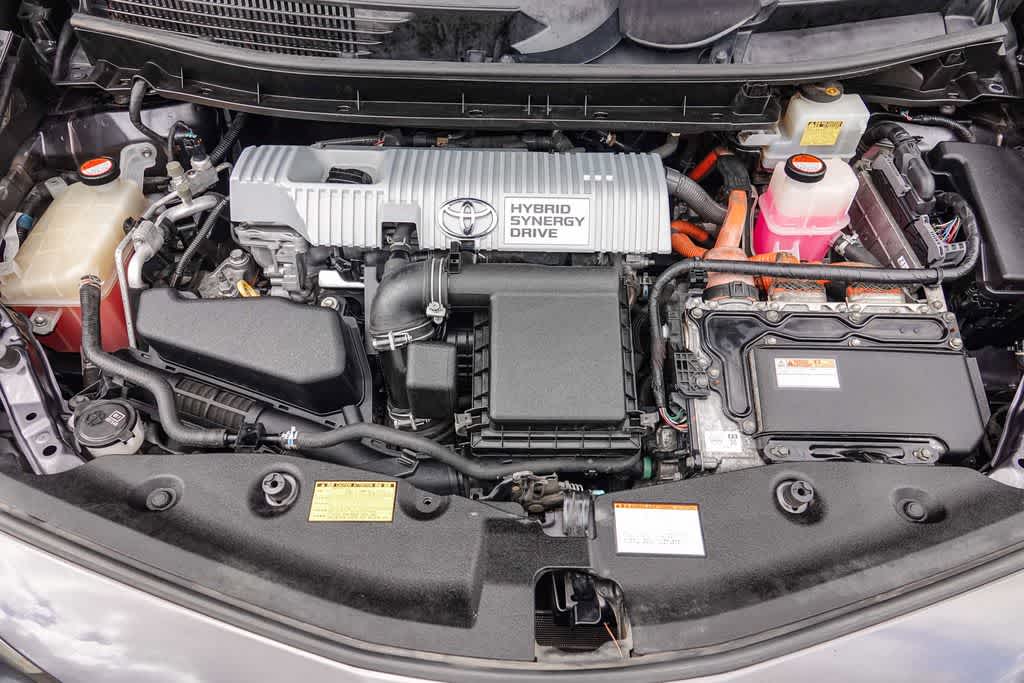 Thumbnail: 2015 Toyota Prius v - 26