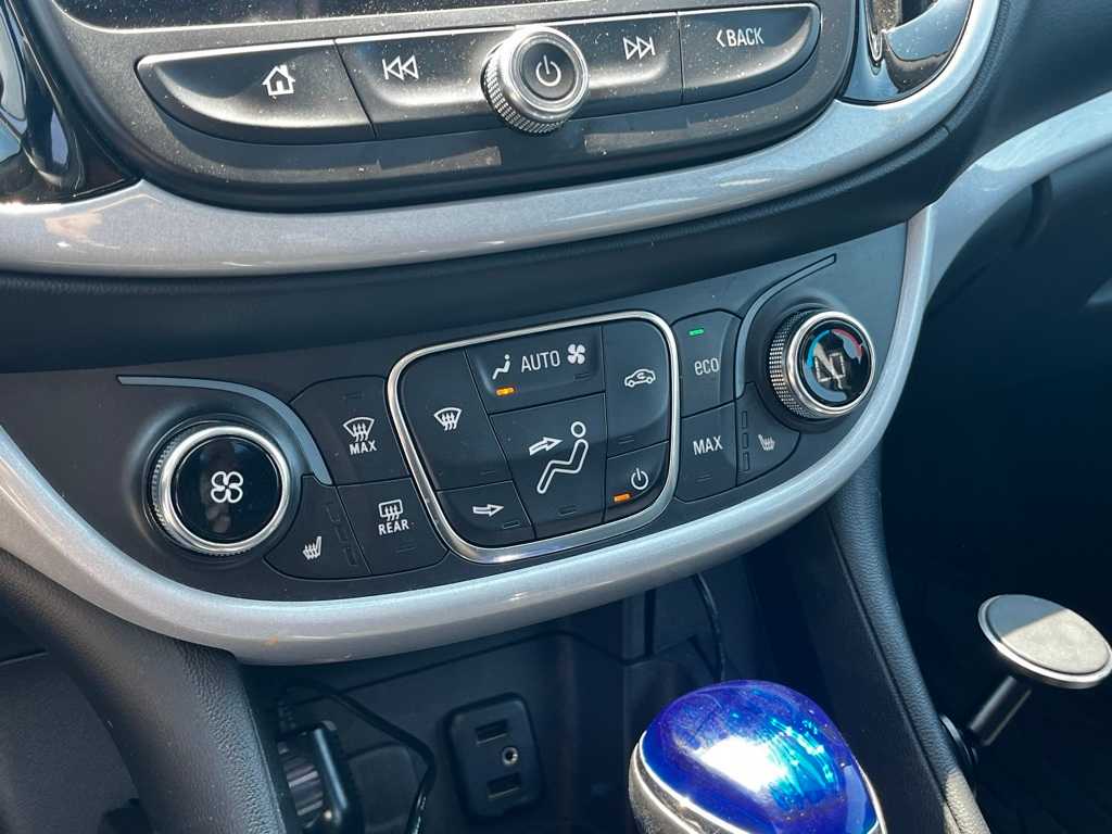 Thumbnail: 2017 Chevrolet Volt - 16