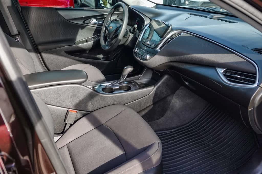 Thumbnail: 2020 Chevrolet Malibu - 13