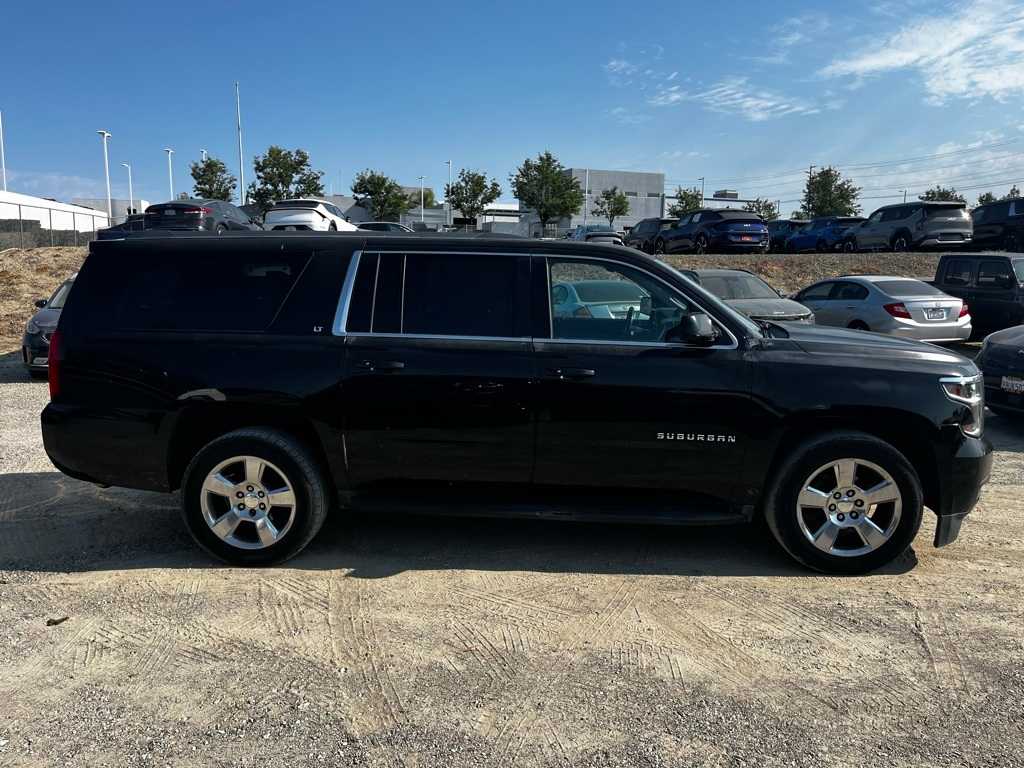 Thumbnail: 2017 Chevrolet Suburban - 4