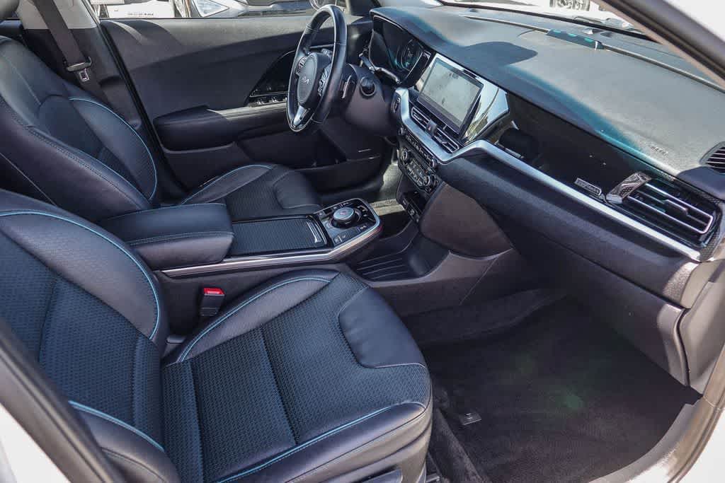 Thumbnail: 2022 Kia Niro - 15