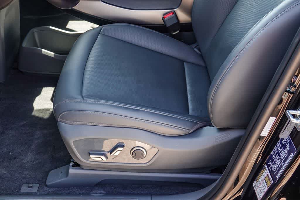 Thumbnail: 2024 Kia EV9 - 19