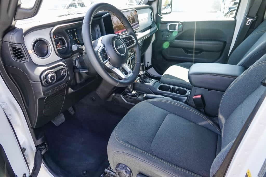 Thumbnail: 2024 Jeep Wrangler - 16