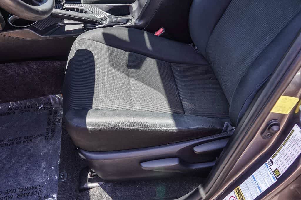 Thumbnail: 2015 Toyota RAV4 - 20