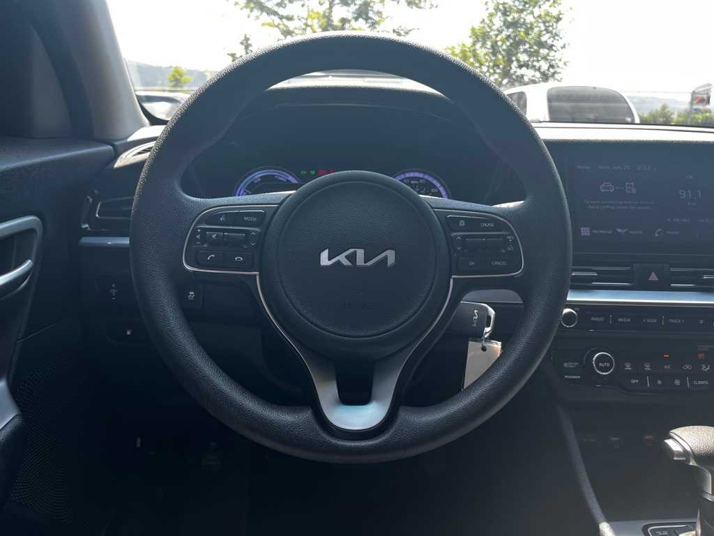 Thumbnail: 2022 Kia Niro - 21