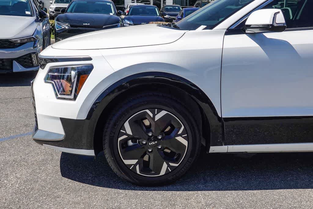 Thumbnail: 2023 Kia Niro - 9