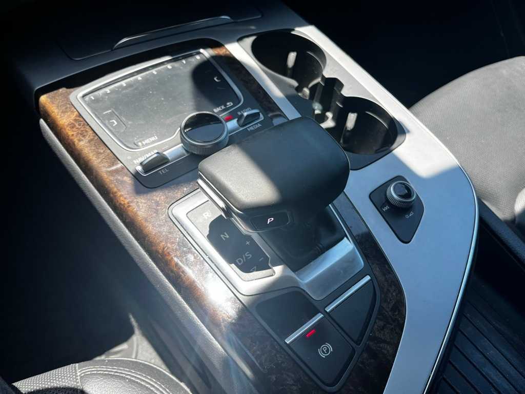 Thumbnail: 2019 Audi Q7 - 17