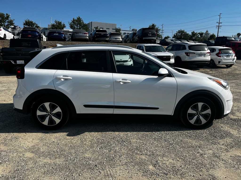Thumbnail: 2018 Kia Niro - 4