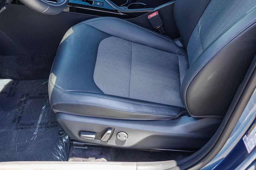 Thumbnail: 2023 Kia Niro - 20