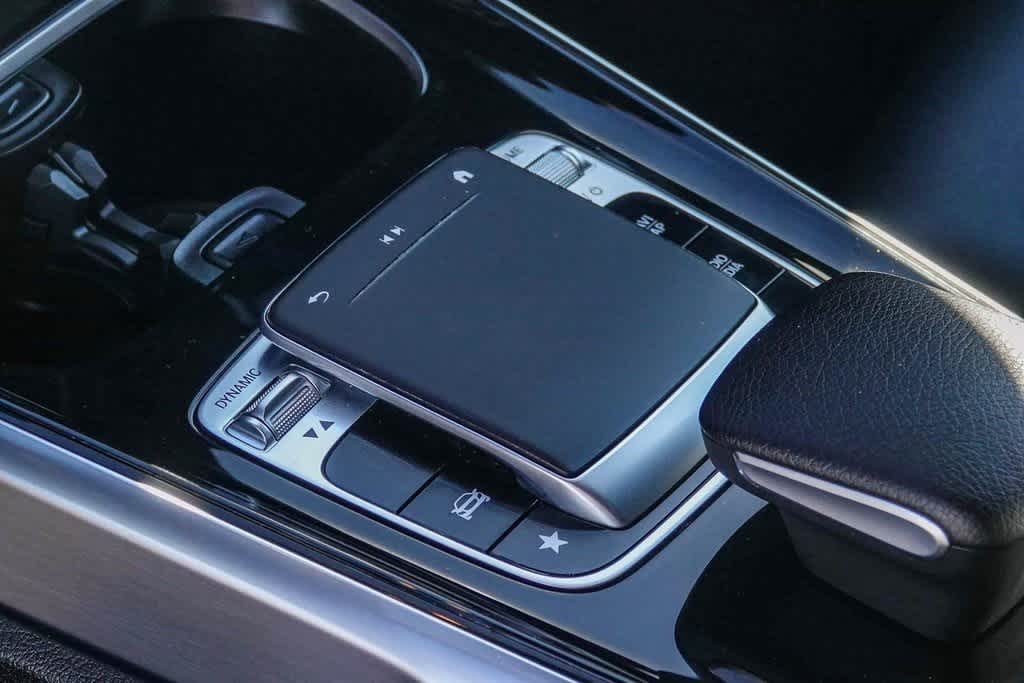 Thumbnail: 2020 Mercedes-Benz GLB - 21