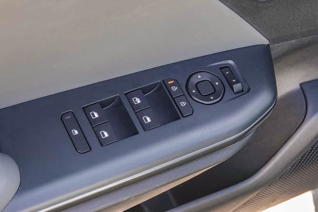 Thumbnail: 2025 Kia K4 - 21