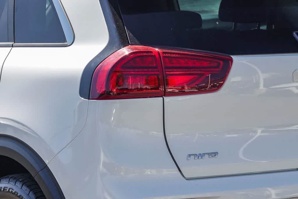 Thumbnail: 2022 Kia Niro - 7