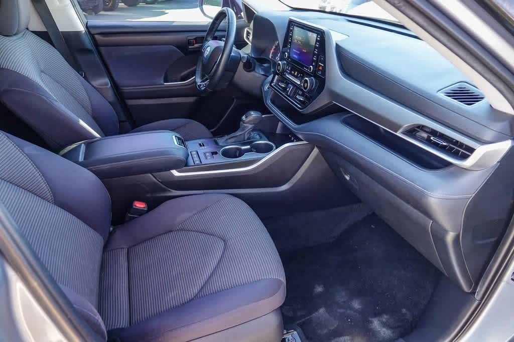 Thumbnail: 2021 Toyota Highlander - 15