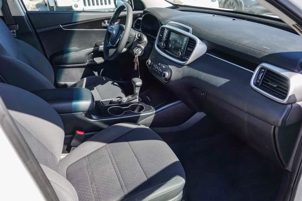 Thumbnail: 2019 Kia Sorento - 15