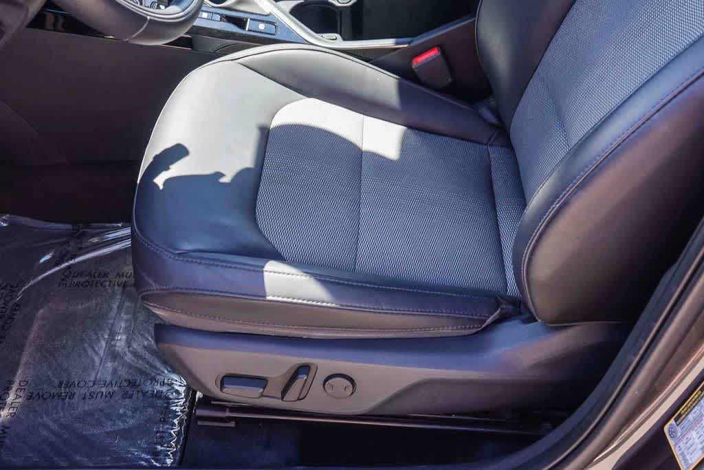 Thumbnail: 2023 Kia Niro - 20