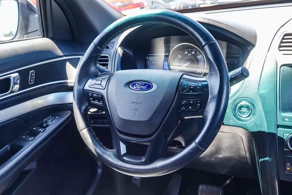 Thumbnail: 2016 Ford Explorer - 14