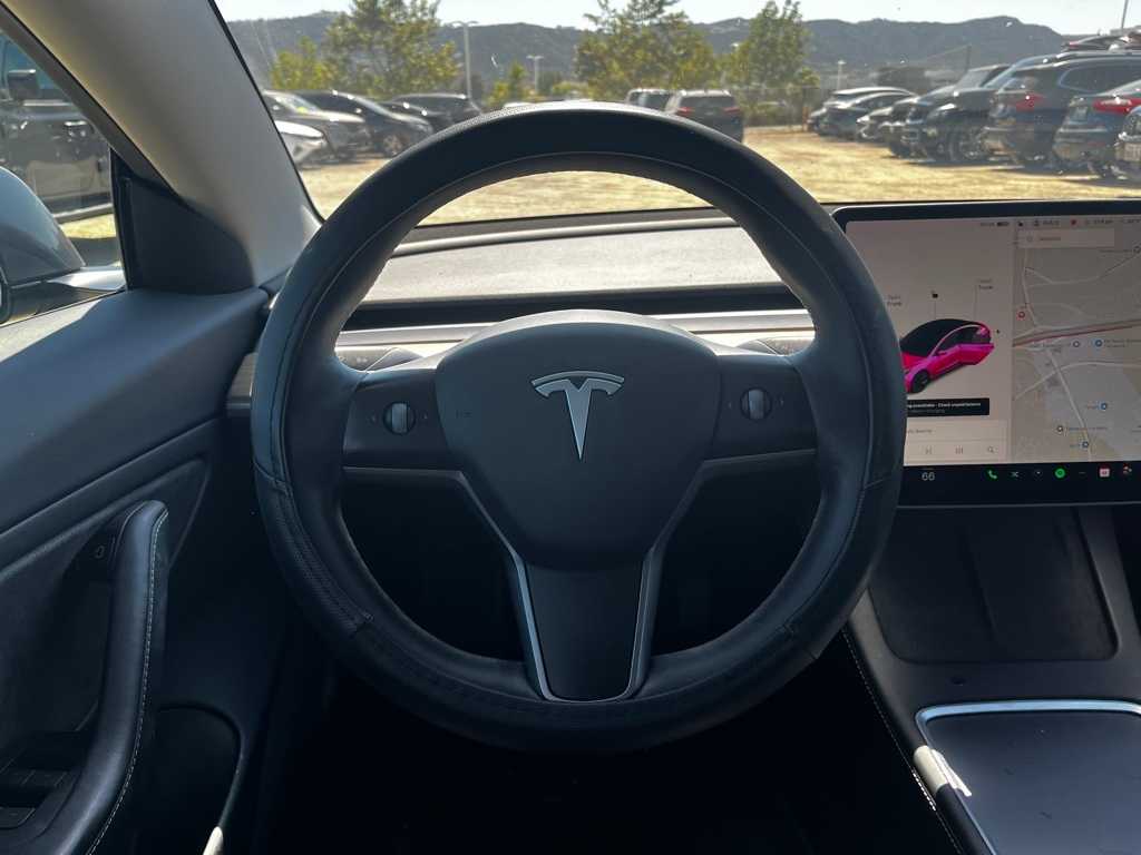Thumbnail: 2021 Tesla Model 3 - 21