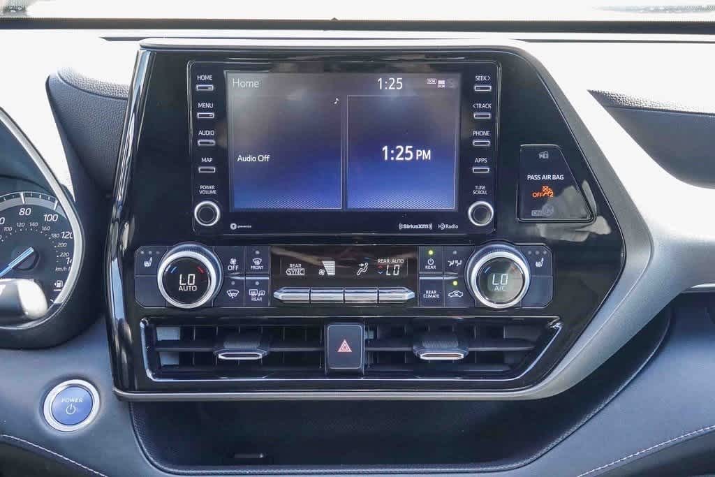 Thumbnail: 2021 Toyota Highlander - 10