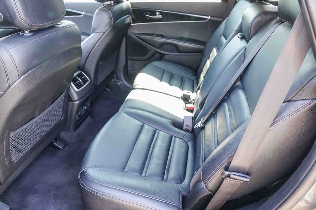 Thumbnail: 2016 Kia Sorento - 18