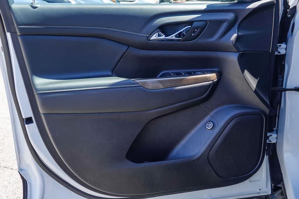 Thumbnail: 2023 GMC Acadia - 19